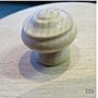 Holzbierdeckel mit Griffknopf aus Holz